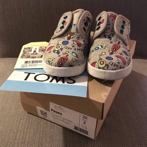 Grey Canvas Spaceships Toms